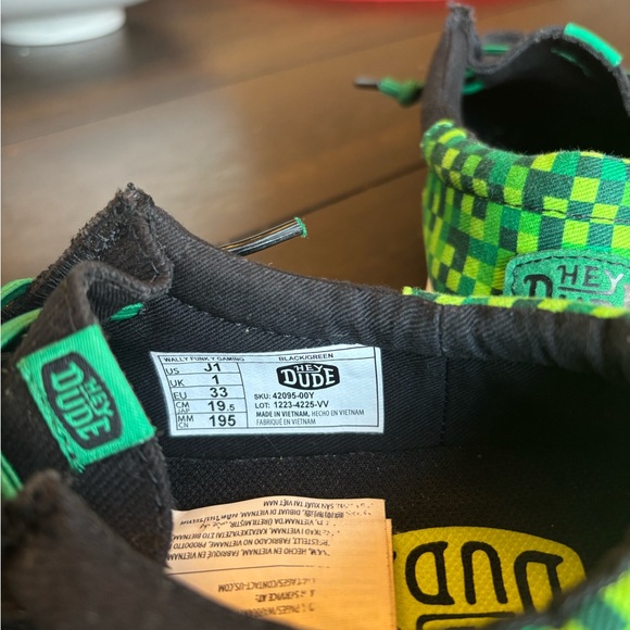 Hey Dude Wally Funk Boys Gaming Shoes - Picture 6 of 7